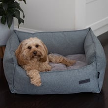 Como Eggshell High Side Pet Bed